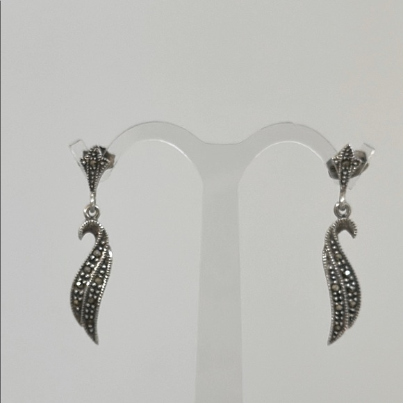 Elegant 925 Sterling Silver crystals Drop Earrings ✨ - Picture 2 of 5